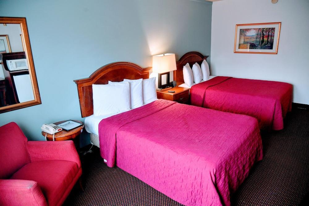 Douglas Inn And Conference Center Extérieur photo