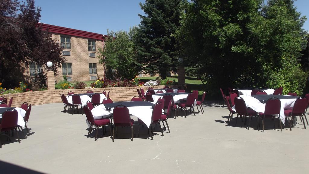 Douglas Inn And Conference Center Extérieur photo