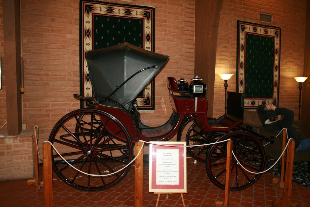 Douglas Inn And Conference Center Extérieur photo