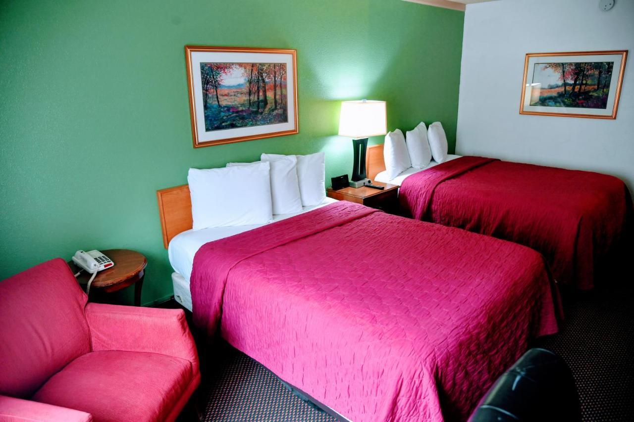 Douglas Inn And Conference Center Extérieur photo