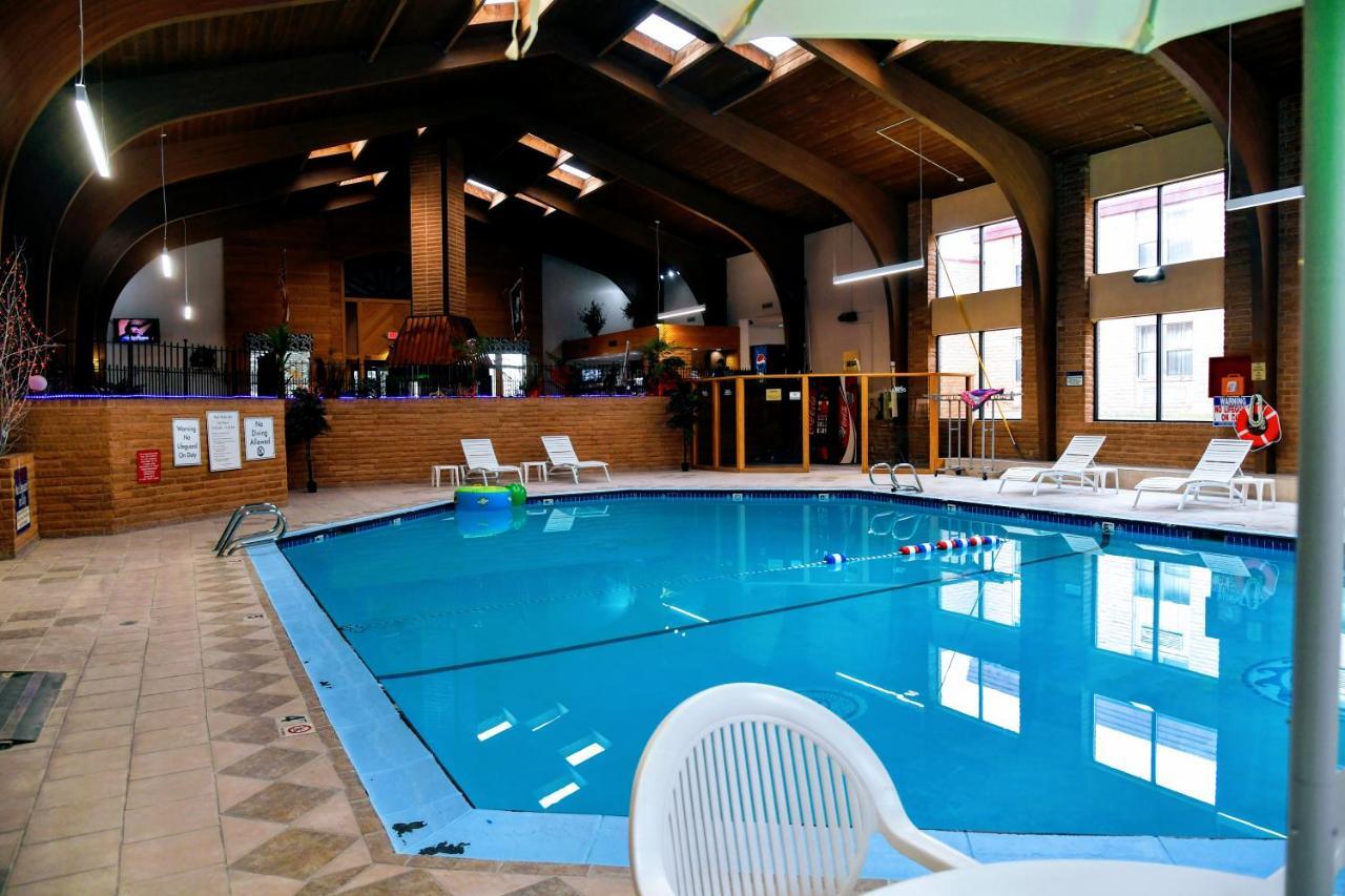 Douglas Inn And Conference Center Extérieur photo