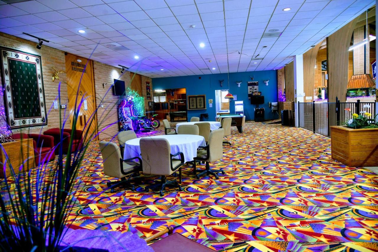 Douglas Inn And Conference Center Extérieur photo